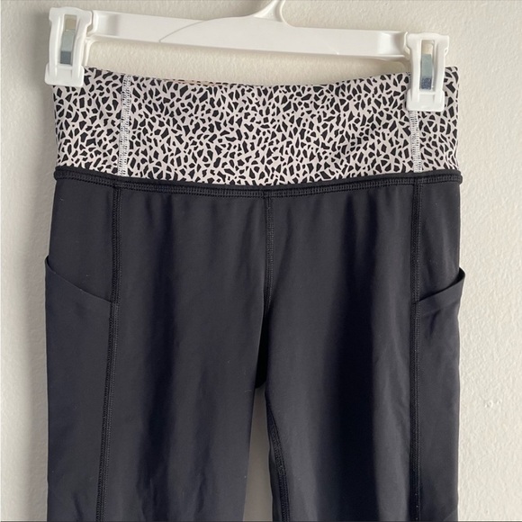 Lululemon Pace Rival Crop leggings In black mosaic print - Picture 3 of 10